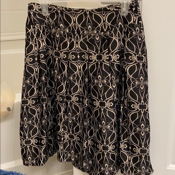 Black & light gold knee length skirt - Picture 1 of 2